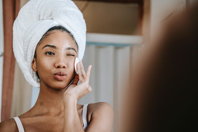 beste manieren om je make-up te verwijderen zonder huidirritatie